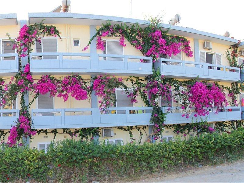Michel Apartments Amoudara Lasithiou 外观 照片